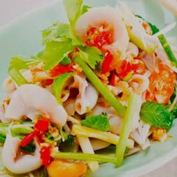 ยำไส้ตัน