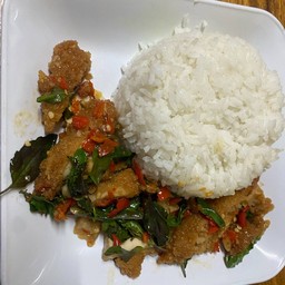 ข้าวกระเพราะไก่กรอบ