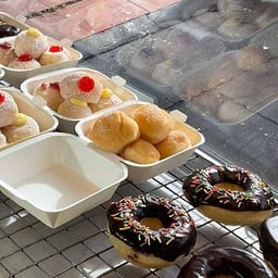 มีนโดนัทเจ้าเก่า กาแฟโมก้าพอท