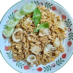 ข้าวผัดปลาหมึกไม่ผัก