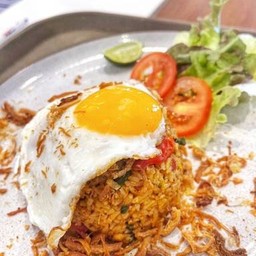 ข้าวผัดหอยลายน้ำพริกเผาหมูฝอย