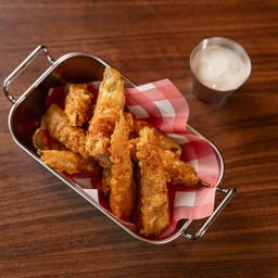 FRIED PICKLES WITH RANCH SAUCE