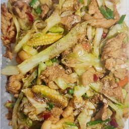 ข้าวราดผัดผักหมู
