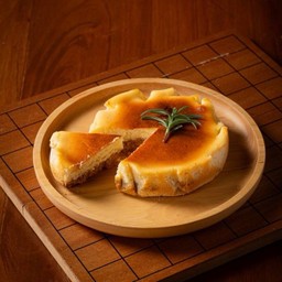 Basque Cheesecake 0.5 Lb