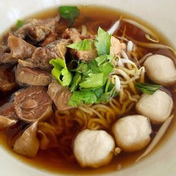 แอนนี่ก๋วยเตี๋ยวเนื้อตุ๋นรสเด็ด -