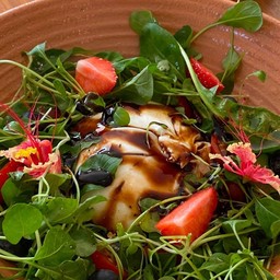 Burata Salad บูราต้าสลัด