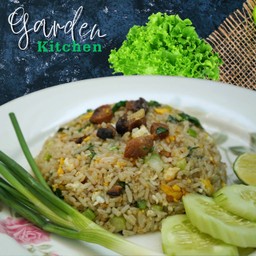 ข้าวผัดคะน้าปลาเค็ม (กลาง)