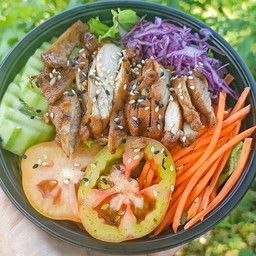 สลัดผักไก่ย่างเทอริยากิ