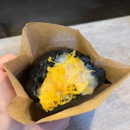 ปังทะลักชาโคล นมข้นฝอยทอง