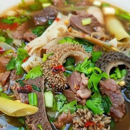 ต้มแซ่บเครื่องใน