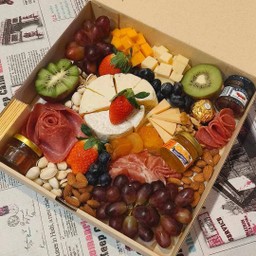 ชีสบอร์ด New year party