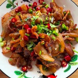 ข้าวหมูสามชั้นสไลด์คั่วพริกเกลือ