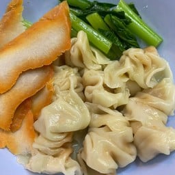 ชายสี่หมี่เกี๊ยว วัดลาดปลาดุก