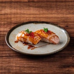 ซูชิแซลมอนเบิร์นเทอริยากิ