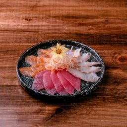 ปลาสามสหายซอสพอนสึ