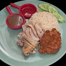 ข้าวมันไก่ผสม+น้ำซุป