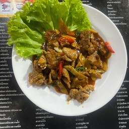 ผัดขิงเนื้อเป็นกับ