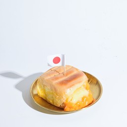 ปังก้อนชีสลาวา