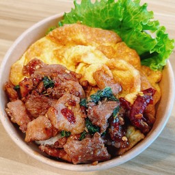 กะเพราหมูชิ้น +ไข่เจียว