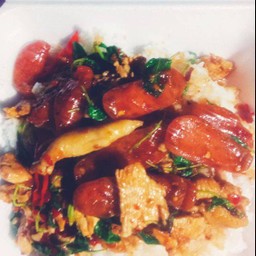 กระเพราไก่ กุนเชียงหมู