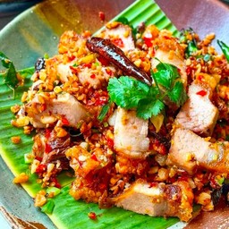 หมูสามชั้นคั่วพริกเกลือ