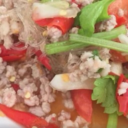 ยำวุ้นเส้นหมูสับ