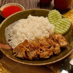 ไทยแท้หมูกรอบทอดกระเทียม