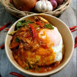 ข้าวผัดฉ่าปลากะป๋อง