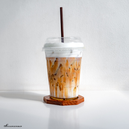 คาราเมลมัคคิอาโต้ เย็น (Iced Caramel Macchiato)