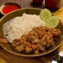 ไทยแท้เนื้อชิ้นทอดกระเทียม