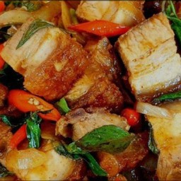 พริกเผาหมูกรอบ