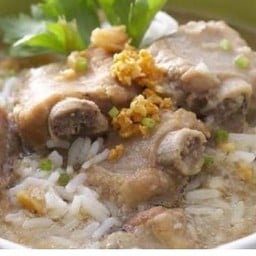 ร้านก๋วยเตี๋ยวหมูตุ๋นตาโดม
