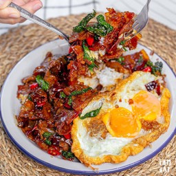 ข้าวผัดกระเพราเบค่อน