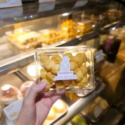 เอแคลร์ ลูกเล็ก สูตรโบราณ ตำนาน 25 ปี