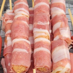 เบคอนพันไส้กรอก (ชาบู)