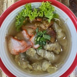 ก๋วยเตี๋ยวเย็นตาโฟ ลูกชิ้นปลา บุญเลิศ