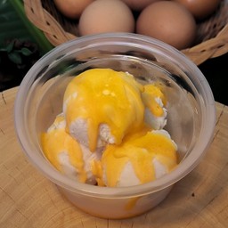 ไอศกรีมกะทิสด 100 กรัม +ไข่แข็ง