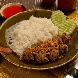 ไทยแท้เนื้อปั้นทอดกระเทียม