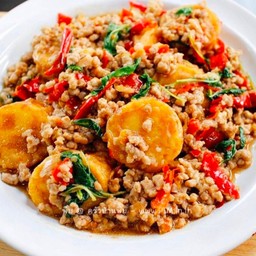 ผัดพริกกะเพราเต้าหู้หมูสับ