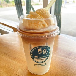 ลาเต้ ท้อปด้วยไอศกรีมวานิลลา 1 ลูก