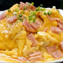 ข้าวไข่ข้นแฮม