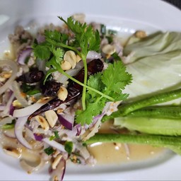 ยำแหนมสด