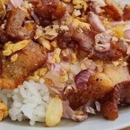ข้าวหมูทอดกระเทียม