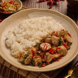 ไทยแท้กะเพราลูกชิ้น