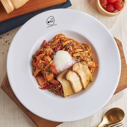 สปาเก็ตตี้เบคอนและเห็ดซอสมะเขือเทศ