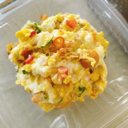 ข้าวไข่คั่วทรงเครื่อง