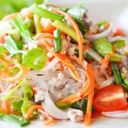 ยำวุ้นเส้นหมูสับ