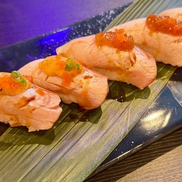 Hamachi Sushi Set