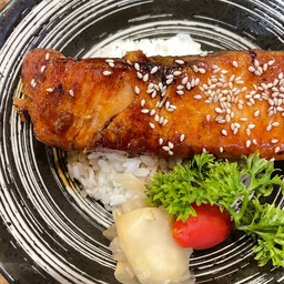 ข้าวหน้าแซลมอนเทริยากิ Salmon teriyaki don
