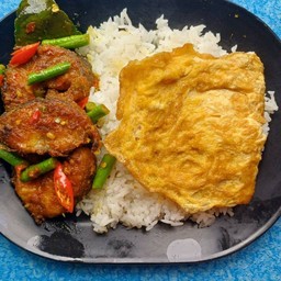 ข้าว+พริกแกงปลาดุกทอดกรอบ+ไข่เจียว